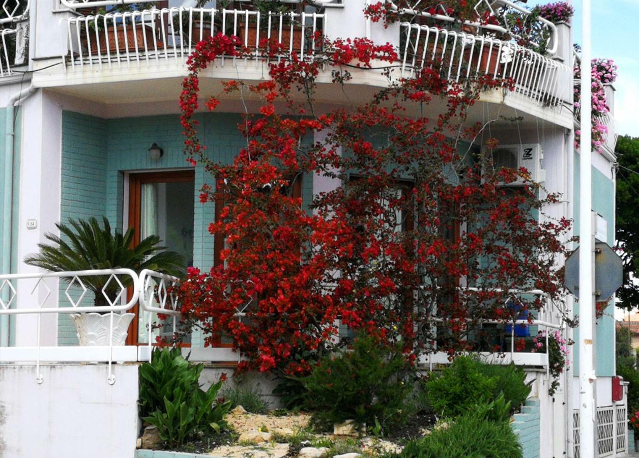 Il Giardino All'Angolo Villacidro Exteriör bild
